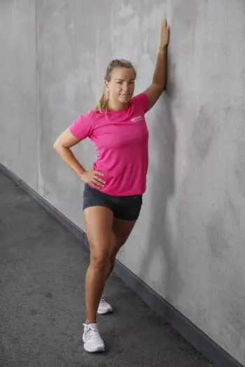 Övning nackspärr: Stretch bröst.