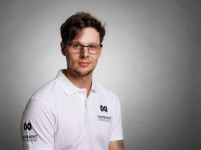 Bilden föreställer massageterapeuten Christian Sundström på Naprapatlandslaget Härnösand och Sundsvall