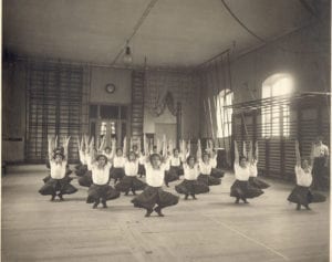 Bild: Svenska gymnaster från 1900.