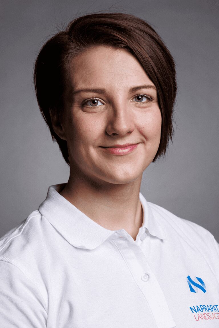 Bilden föreställer naprapaten Petra Hautalahti Lindholm på Naprapatlandslagets klinik i Norrtälje